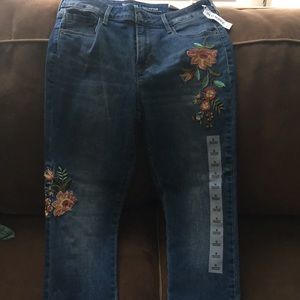 Skinny jeans with embroidery